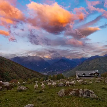 Rifugio Parpinasca Hostal *