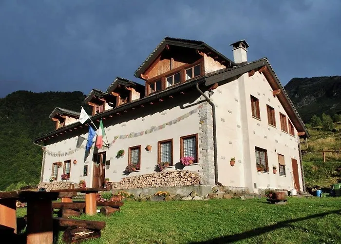 Hostel Rifugio Parpinasca Trontano