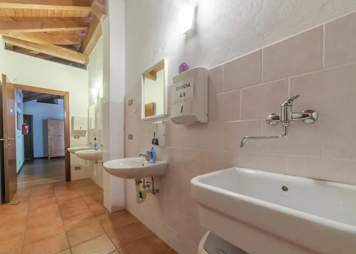 Rifugio Parpinasca Hostel *