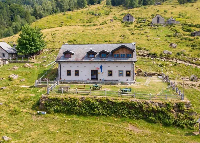 Rifugio Parpinasca Hostel Trontano