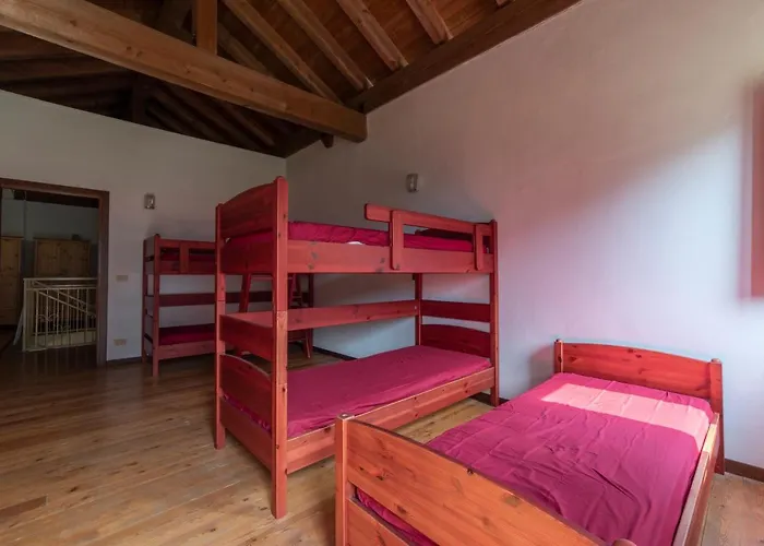 Rifugio Parpinasca Hostel *