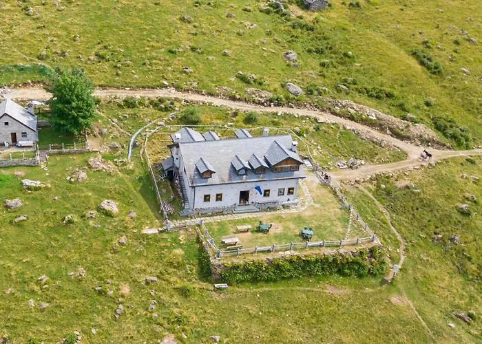 Rifugio Parpinasca Hostel *