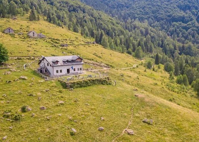 Rifugio Parpinasca Hostel