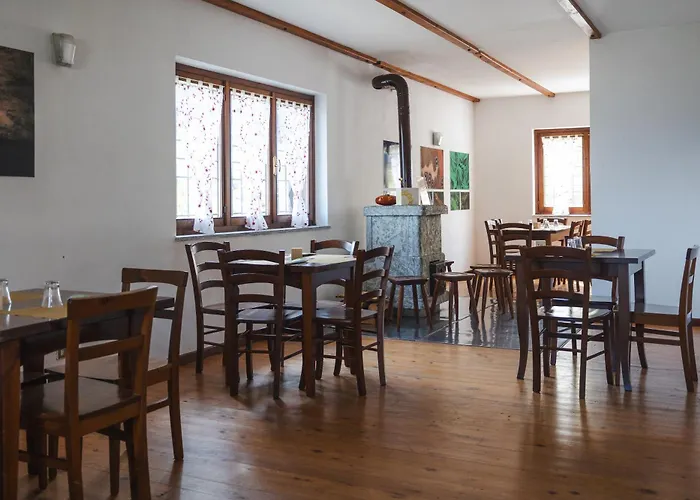 Rifugio Parpinasca Hostel *